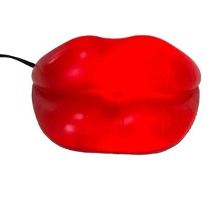 Vintage Red Lip Lamp
